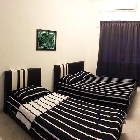 Panda Homestay 세렘반 외부 사진